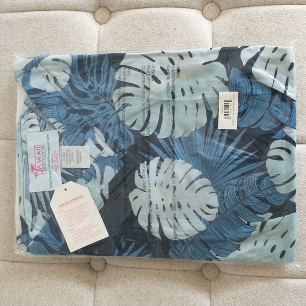 Women's Hawaii Hangover V-Neck jumpsuit w/ pockets in Pacific Palm Navy.Small